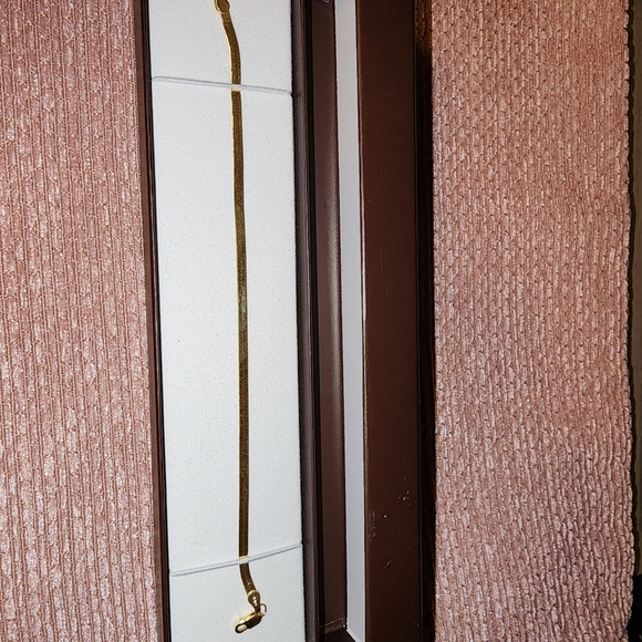 Solid 10k Gold Bracelet - Picture 13 of 15